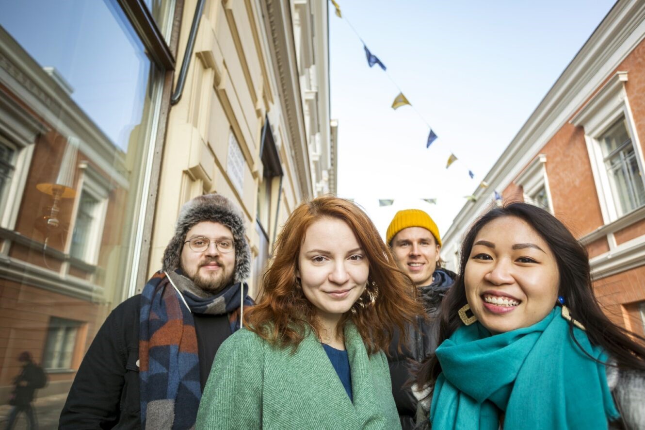 Students_in_Helsinki_Torikorttelit